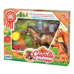 CAVALLO AL MANEGGIO IN...