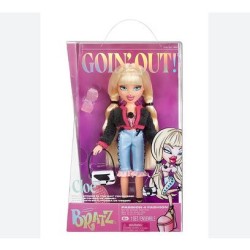 BRATZ BAMBOLA CLOE GOIN  OUT 