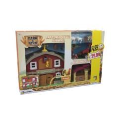 FATTORIA CON TRATTORE E...